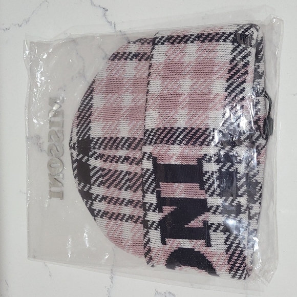 ❣️ MOVING SALE ❣️ Missoni wool beanie hat - Picture 3 of 3